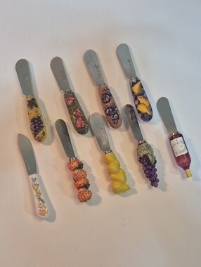 ASSORTED Decorative Fruit Motif Handle Spreaders Knives, Set of 9